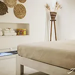 Ali
